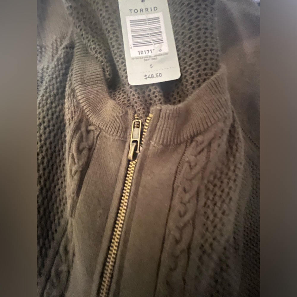 Torrid size 5 zip up sweater
